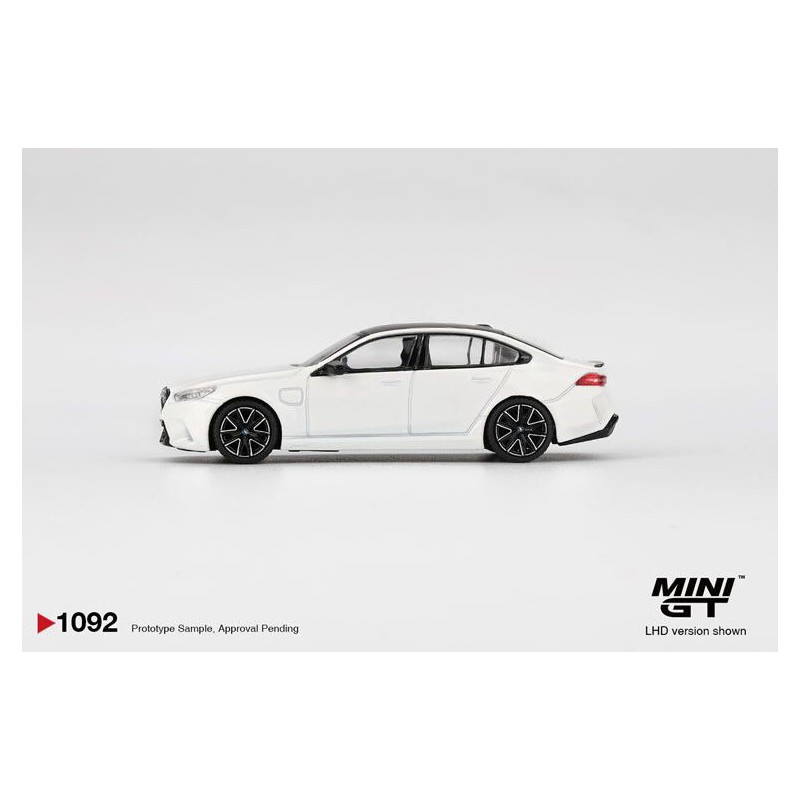 BMW M5 (G90) '25, wit (Alpine white) 1:64, Mini GT (1092)