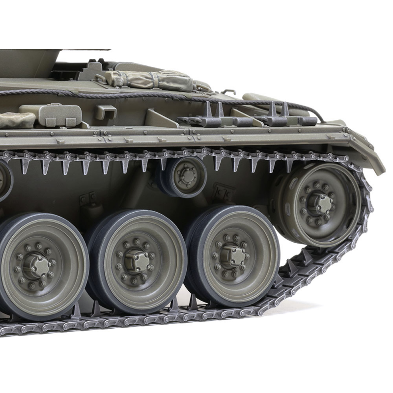 U.S. LIGHT TANK M24 CHAFFEE, 1:24, Tamiya