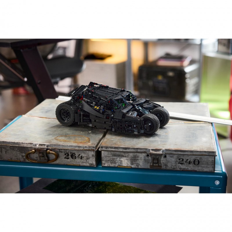 LEGO TECHNIC - 42239 Batmobile Tumbler