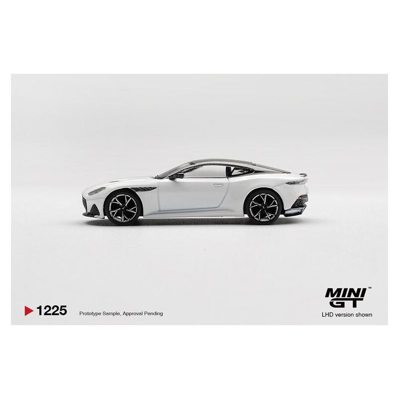 Aston Martin BDS Stratus '24, wit 1:64, Mini GT (1225)