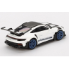 Porsche 911 (992) GT3 RS Weissach '24, wit/blauw 1:64, Mini GT (853)